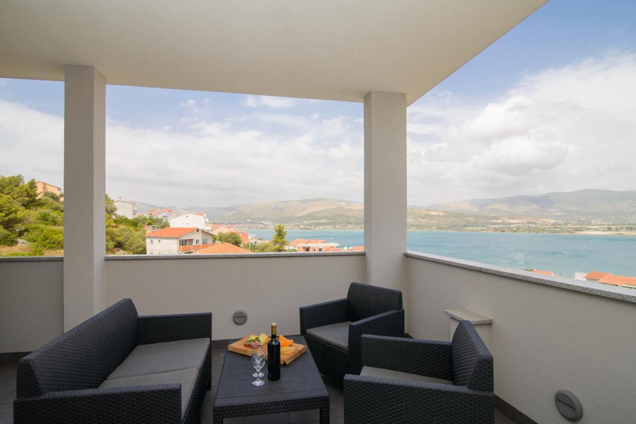 Apartments Pelja Trogir Exterior photo