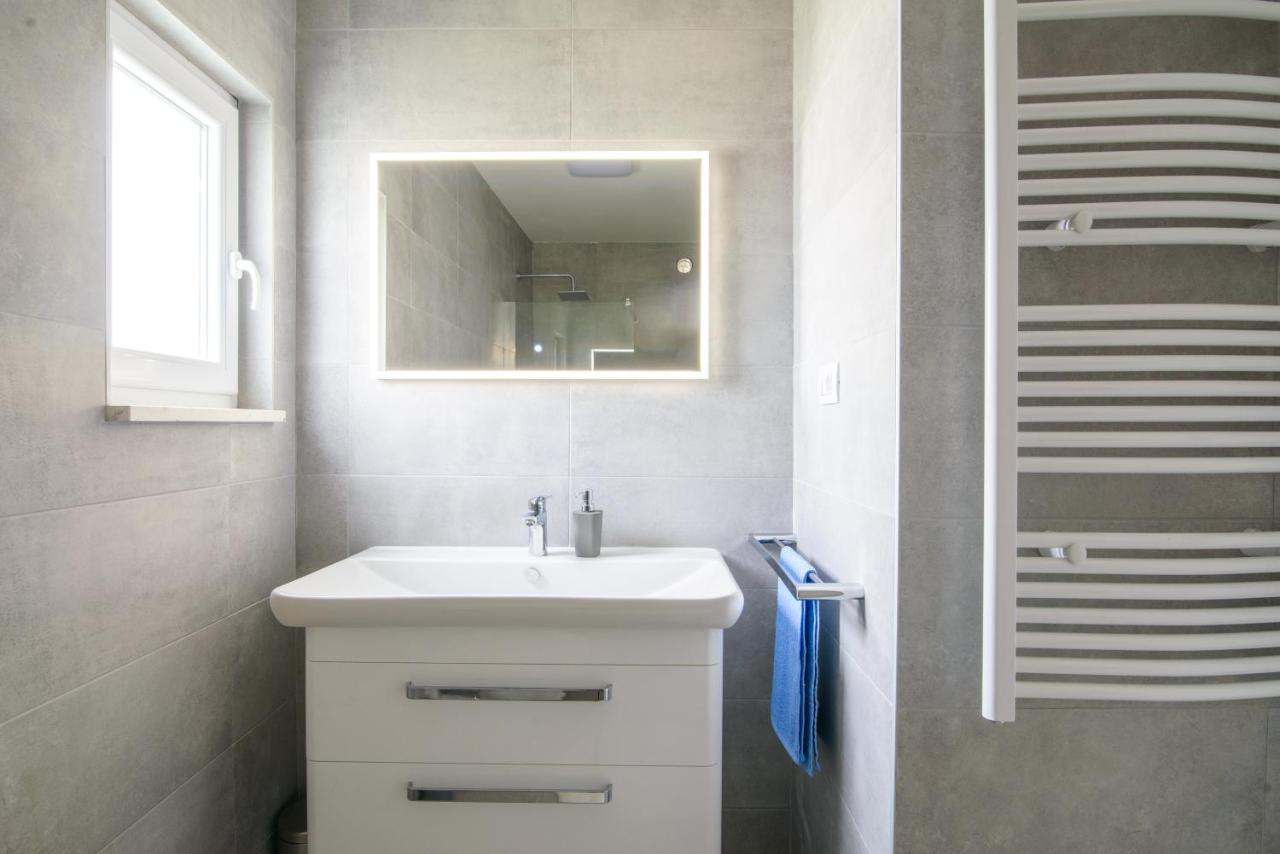 Apartments Pelja Trogir Exterior photo