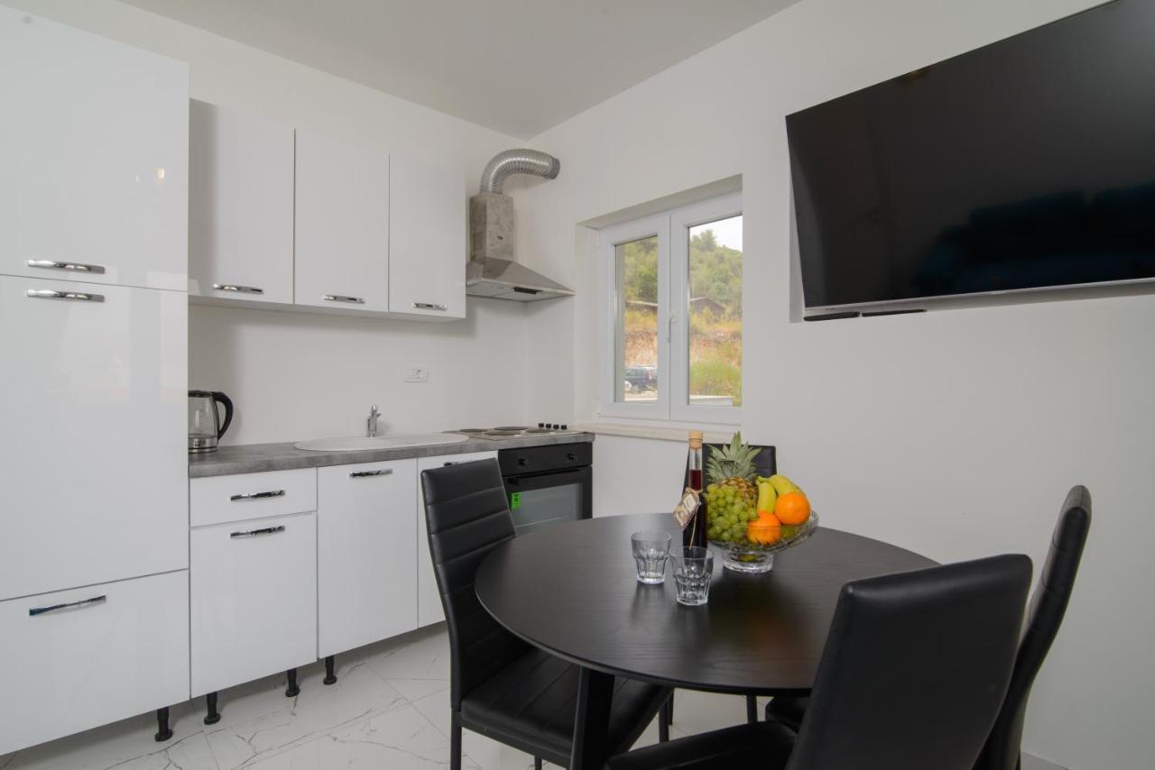 Apartments Pelja Trogir Exterior photo