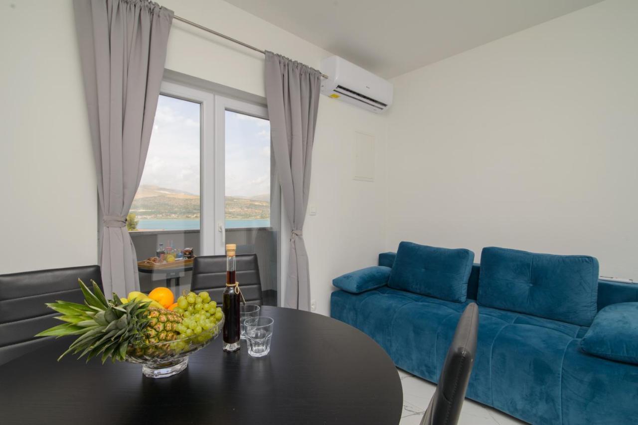 Apartments Pelja Trogir Exterior photo