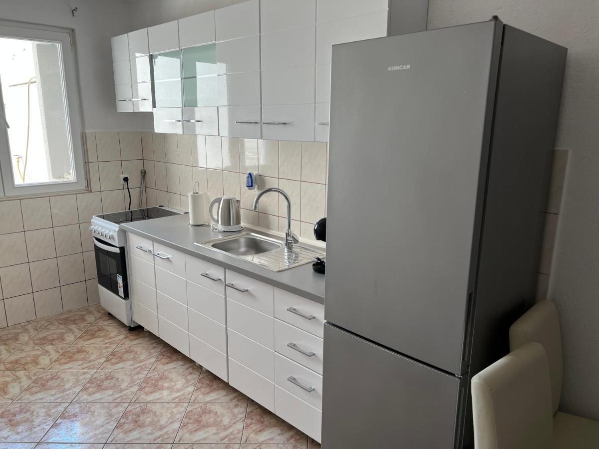 Apartments Pelja Trogir Exterior photo